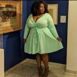 Meet your Posher, Latia